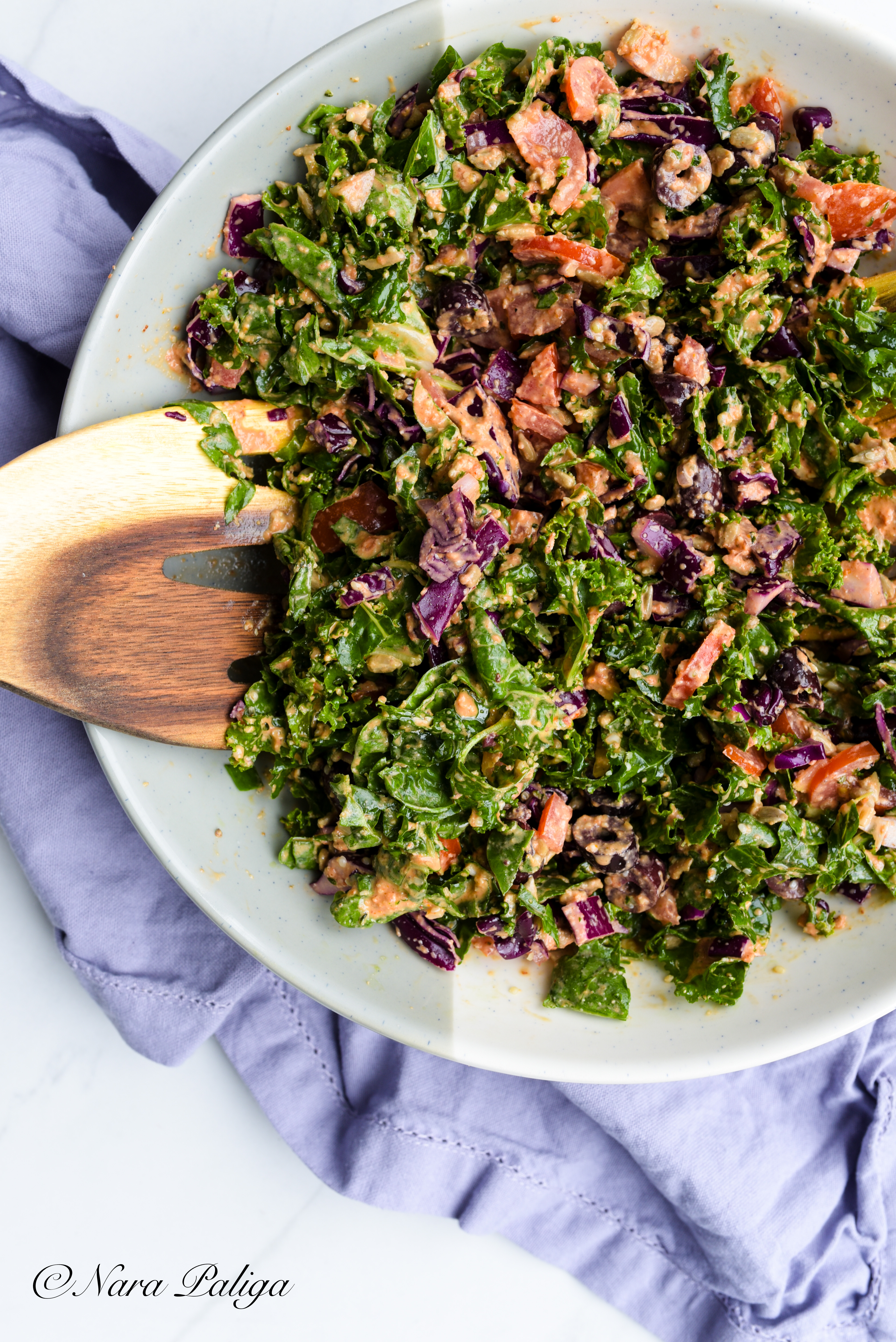 CRUNCHY KALE AND CABBAGE SALAD