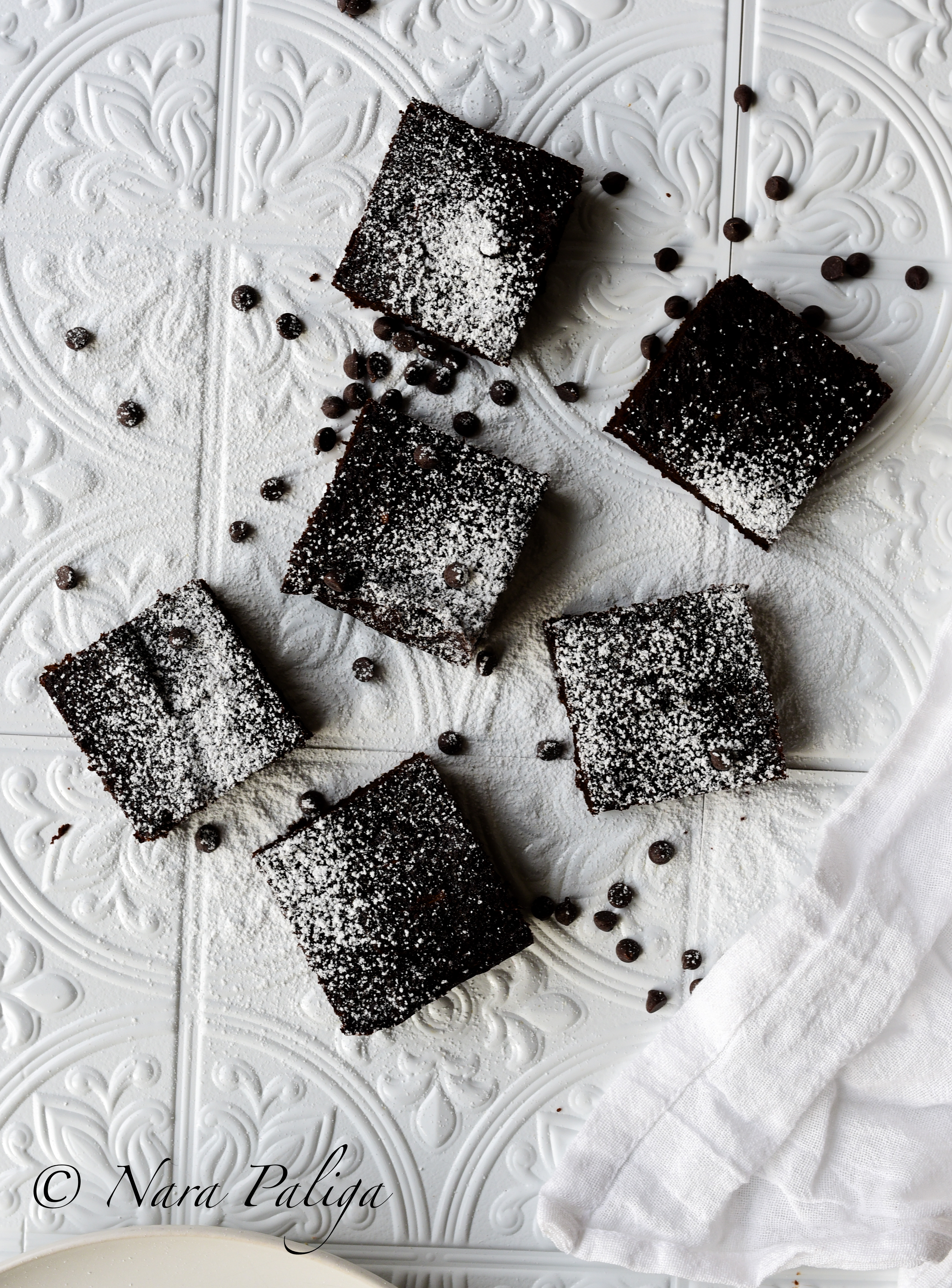 SPICED GINGER MOLASSES BROWNIES